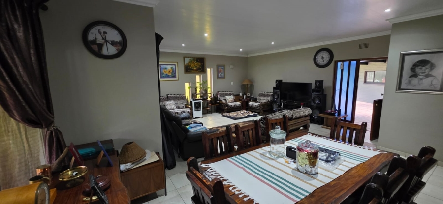 3 Bedroom Property for Sale in Flamwood North West